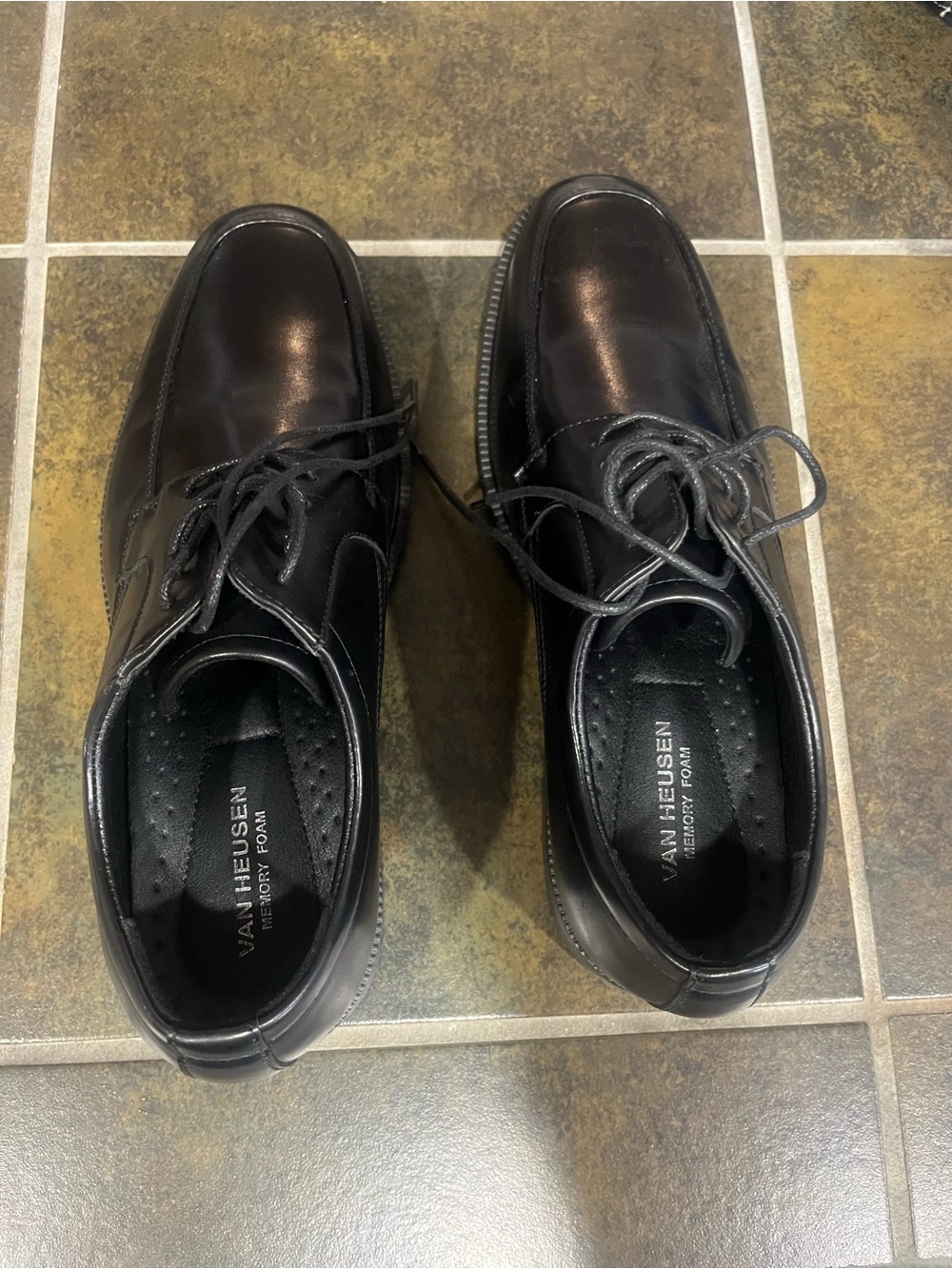 Van Heusen Black Leather Lace-Up Derby Shoes